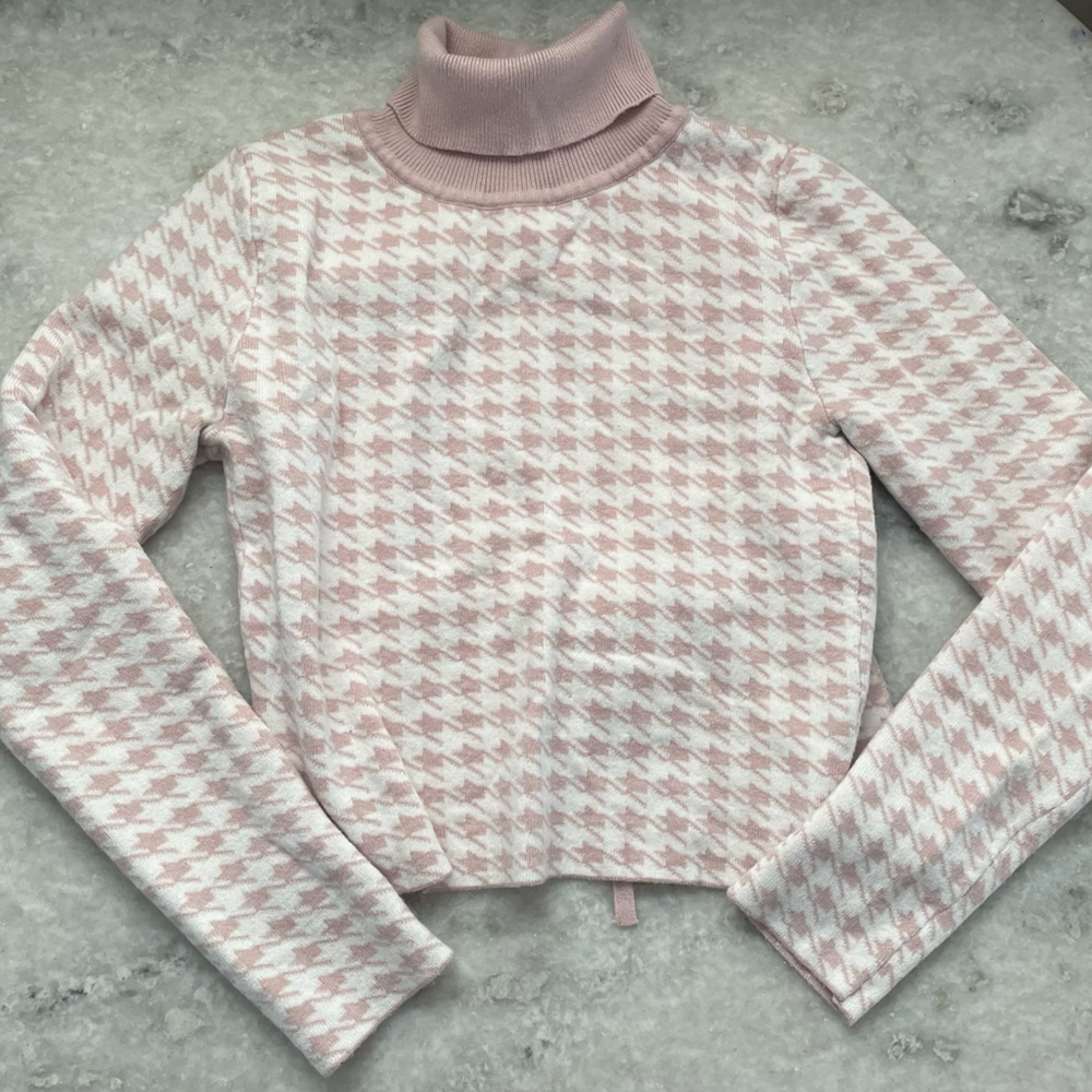 Coco and Shay Houndstooth Backless Sweater